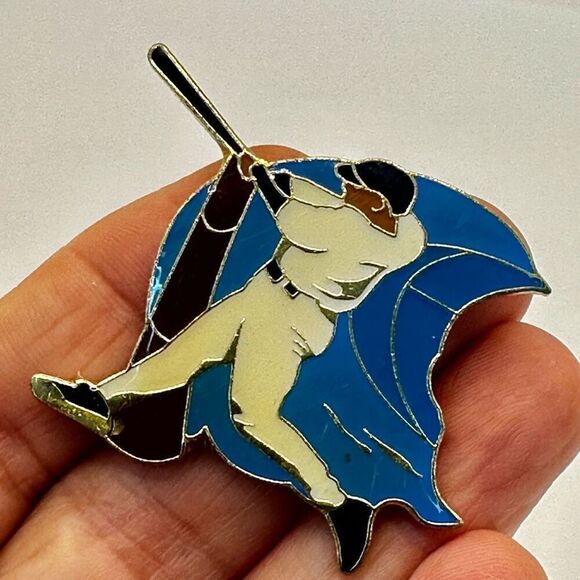 Vintage baseball player pin - Picture 3 of 7